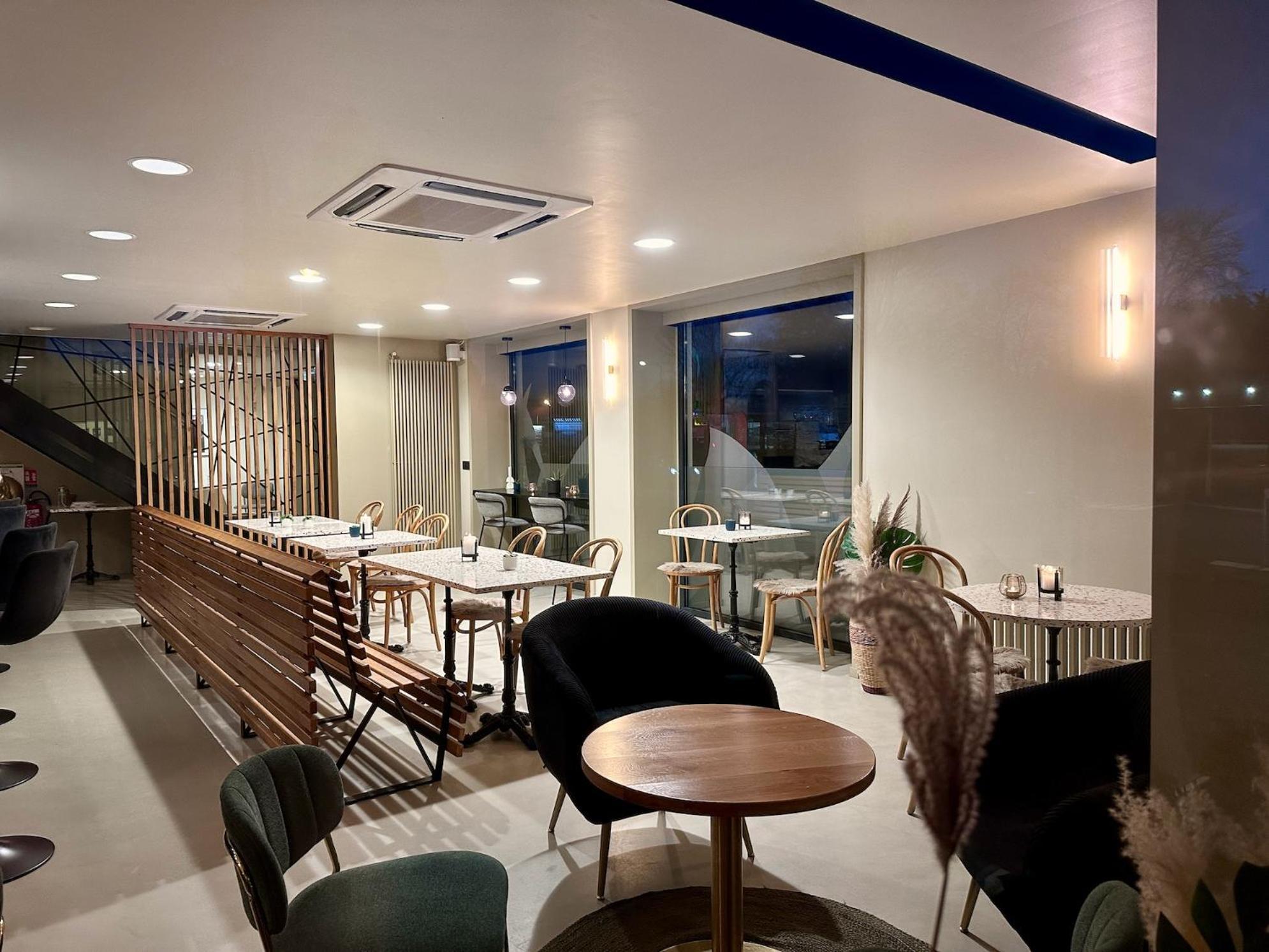Logis Hotel & Restaurant Le Vert Bocage Franqueville-Saint-Pierre Exterior photo